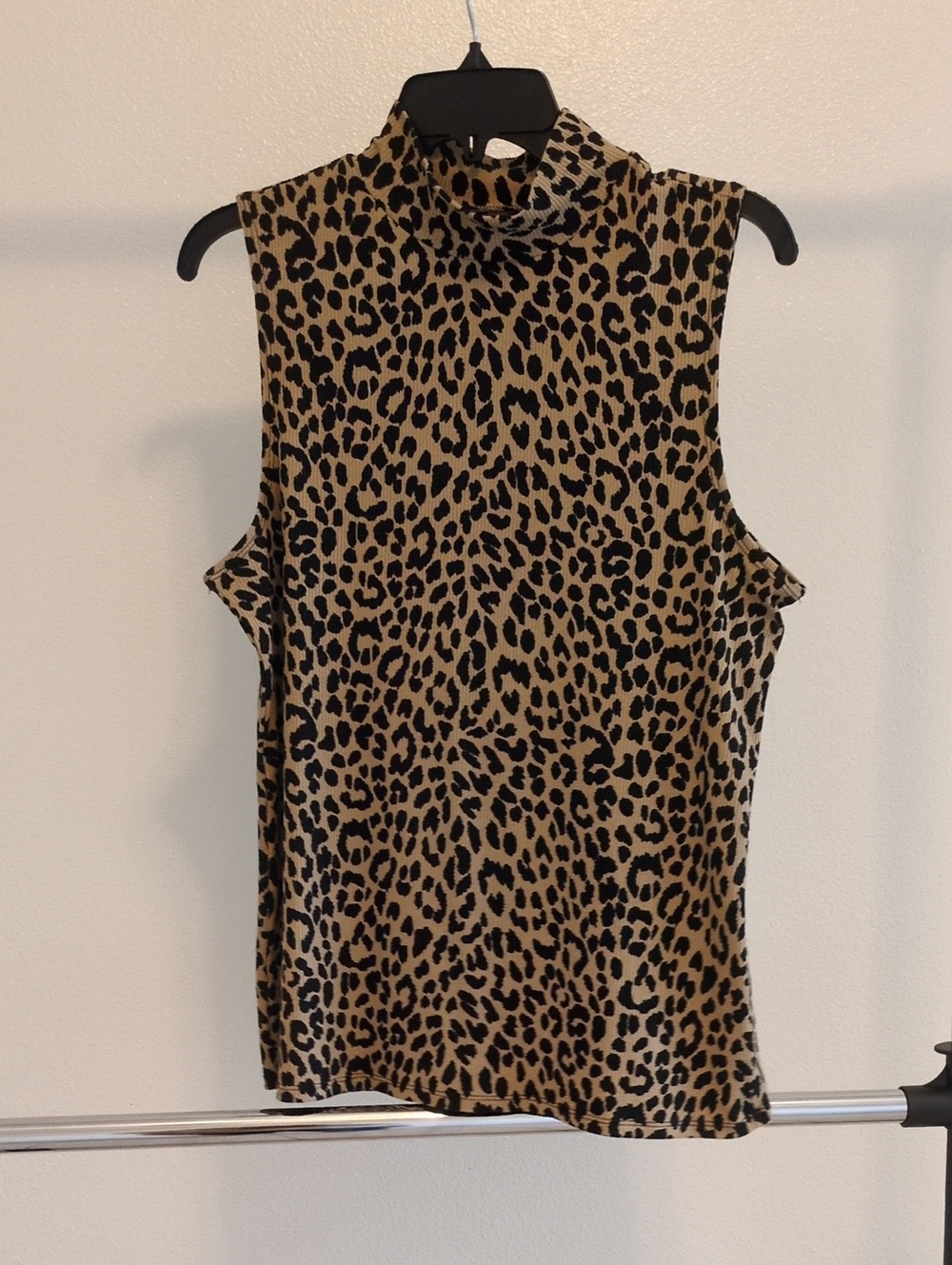 Sleeveless Leopard Print Mock Neck Top - Tan/Black